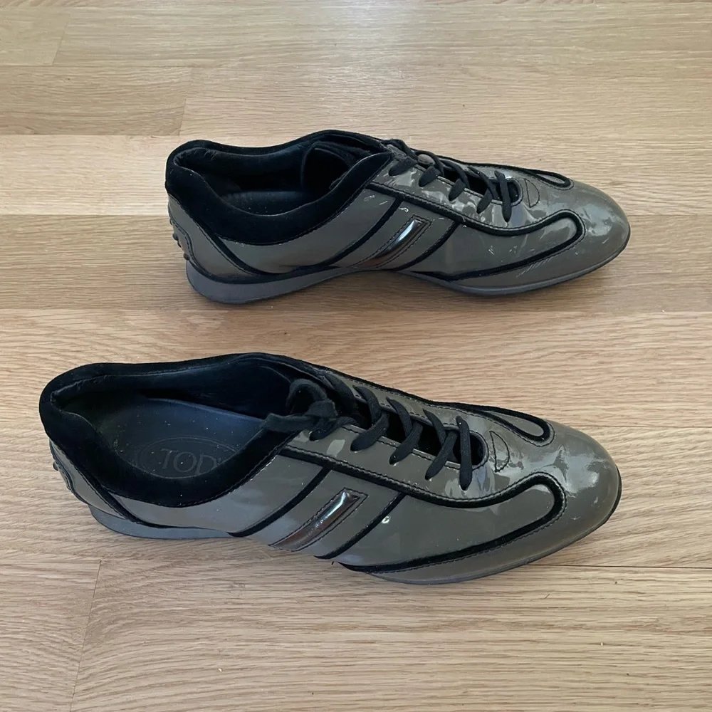 Tod’s gray and black patent sneaker - Picture 3 of 8